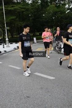 Runner Photo 4303384