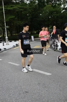 Runner Photo 4303385