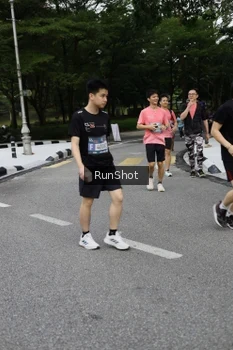 Runner Photo 4303387