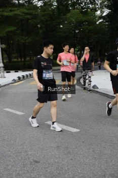 Runner Photo 4303388
