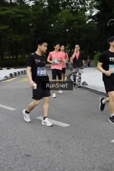 Runner Photo 4303390
