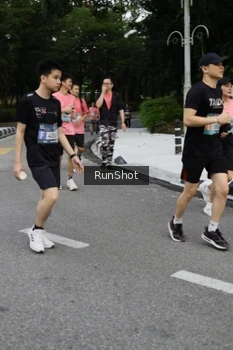 Runner Photo 4303395