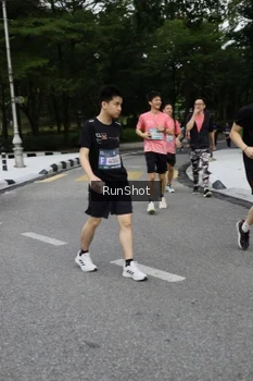 Runner Photo 4303396