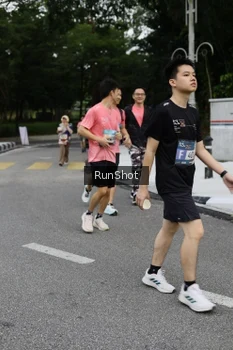 Runner Photo 4303403