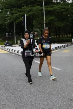 Runner Photo 4303405