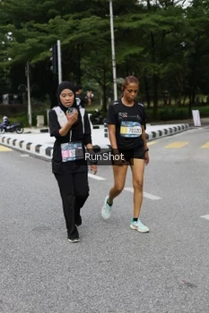 Runner Photo 4303411