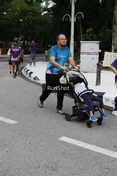 Runner Photo 4303430