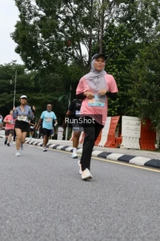Runner Photo 4303438