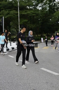 Runner Photo 4303451