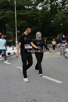Runner Photo 4303457