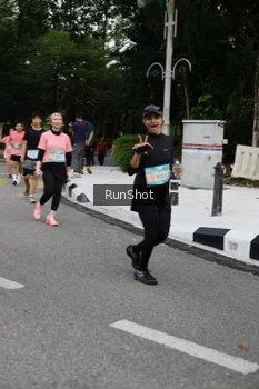 Runner Photo 4303494
