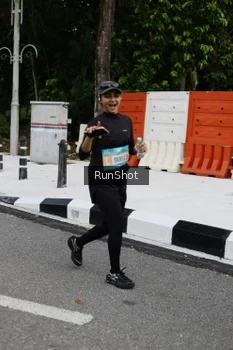 Runner Photo 4303495