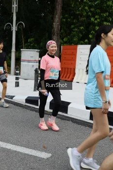 Runner Photo 4303500