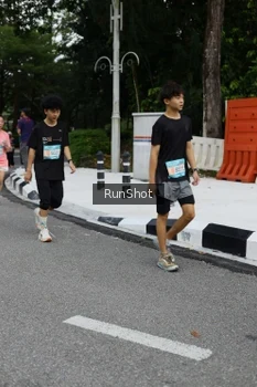 Runner Photo 4303504