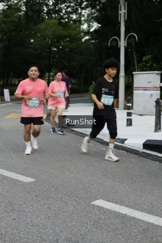 Runner Photo 4303506