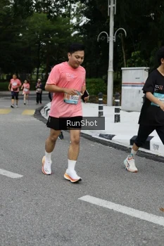 Runner Photo 4303517