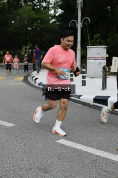 Runner Photo 4303519