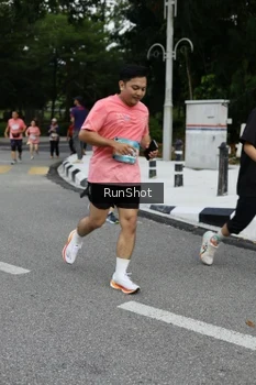 Runner Photo 4303523