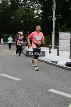 Runner Photo 4303534