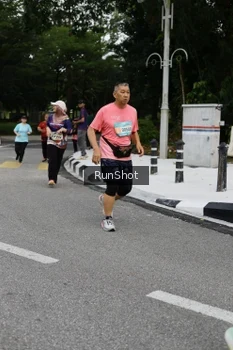 Runner Photo 4303535