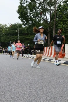 Runner Photo 4303536