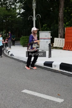 Runner Photo 4303544