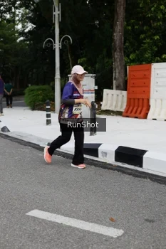 Runner Photo 4303545