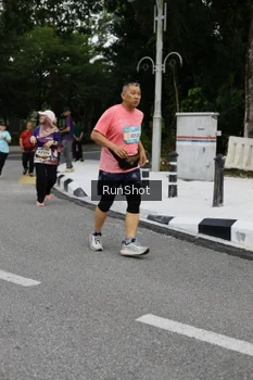 Runner Photo 4303546