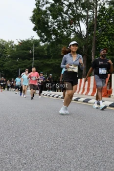 Runner Photo 4303554