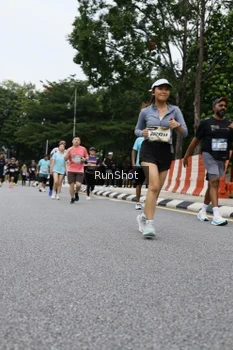 Runner Photo 4303555