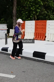 Runner Photo 4303564