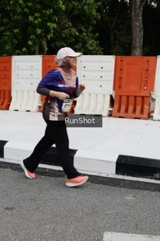 Runner Photo 4303565