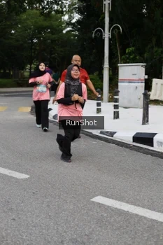 Runner Photo 4303572