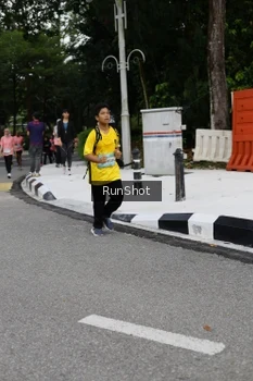 Runner Photo 4303594