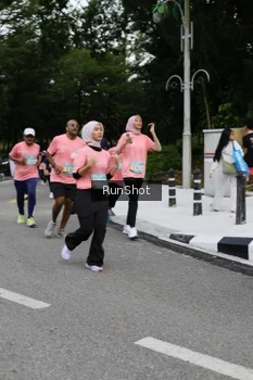 Runner Photo 4303615