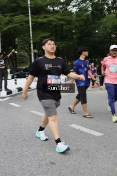 Runner Photo 4303617