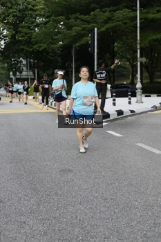Runner Photo 4303624