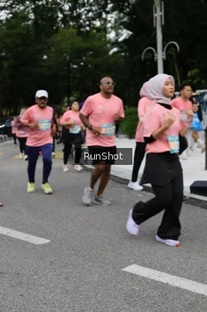 Runner Photo 4303625