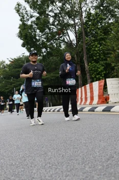 Runner Photo 4303637
