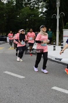 Runner Photo 4303653