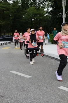 Runner Photo 4303656