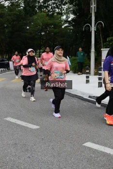 Runner Photo 4303658