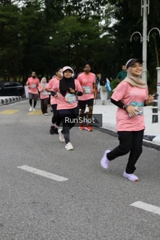 Runner Photo 4303663