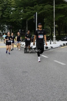 Runner Photo 4303669