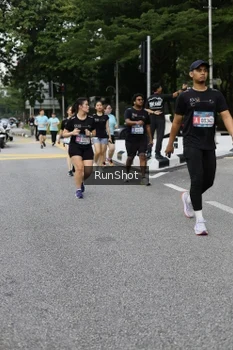 Runner Photo 4303672