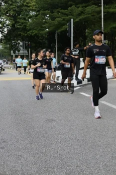 Runner Photo 4303674