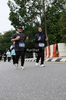 Runner Photo 4303676