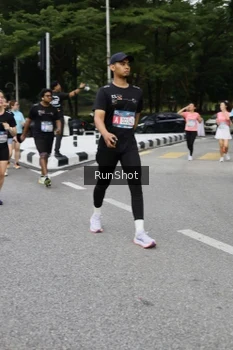 Runner Photo 4303678