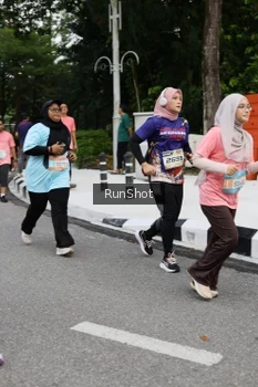 Runner Photo 4303692