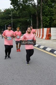 Runner Photo 4303696